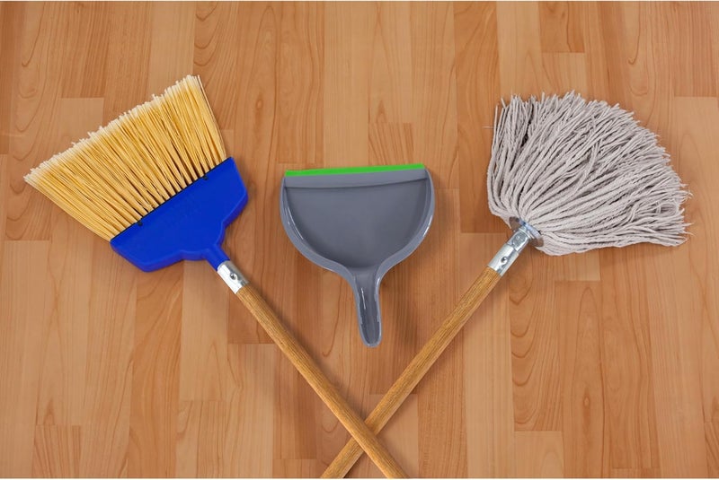 ILOT Commercial Products 48-inch Replacement Wood Broom Handle with Threaded Metal Tip and Lacquered for Floor Cleaning Sweeping in Home and Office (Pack of 2) - Image 5